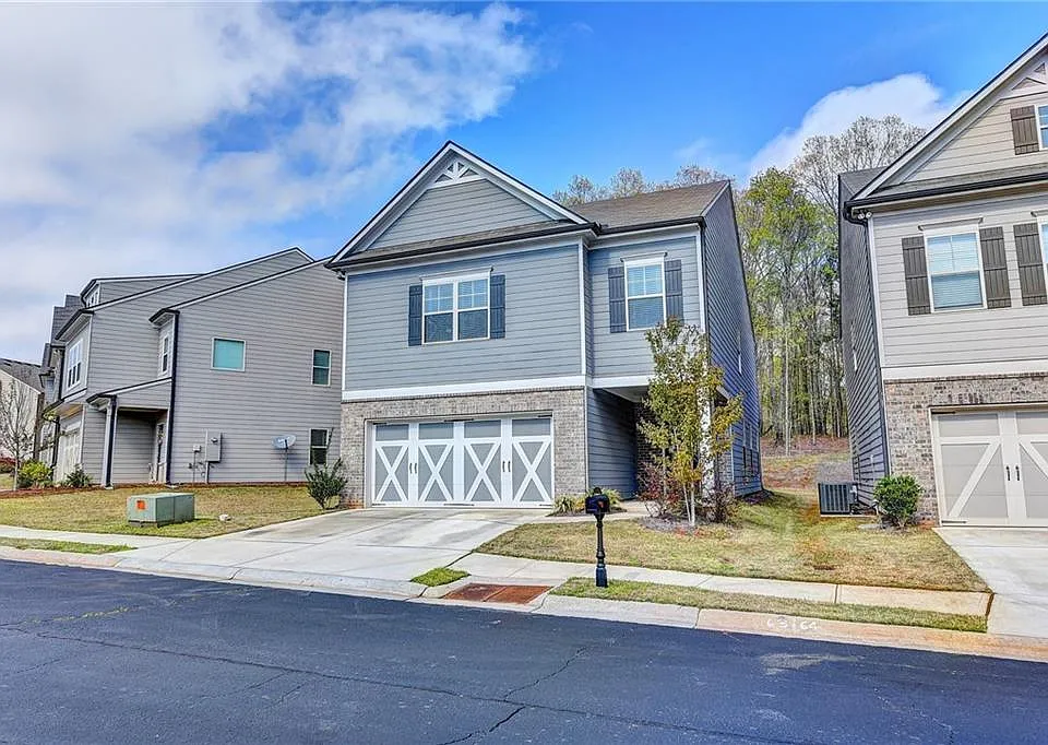 2245 Black Pebble Cir
