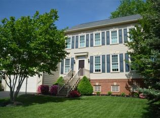 14312 Compton Village Dr, Centreville, VA 20121