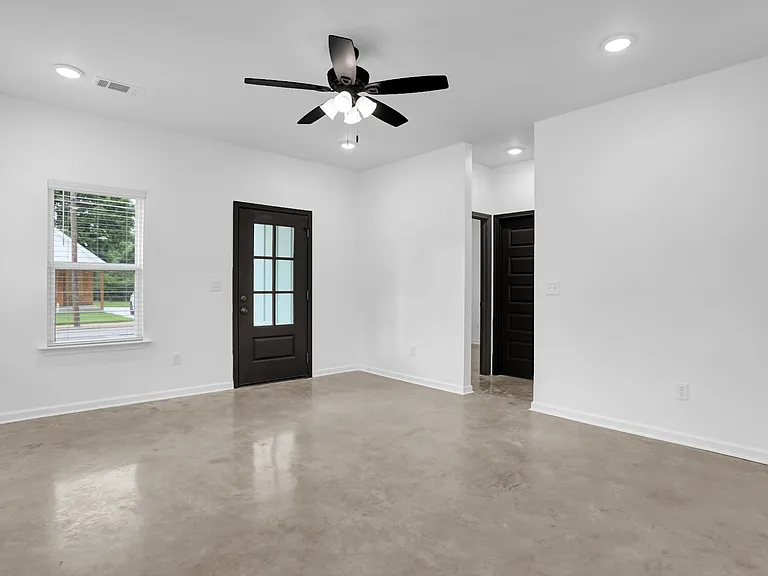 777 Hanley St — Photo 14