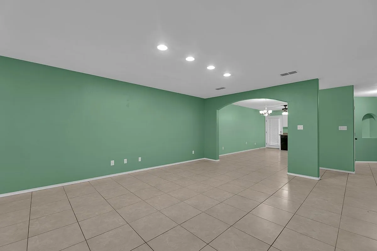 3 bed, 2.0 bath, 1534 sqft, $1,800 — Photo 3