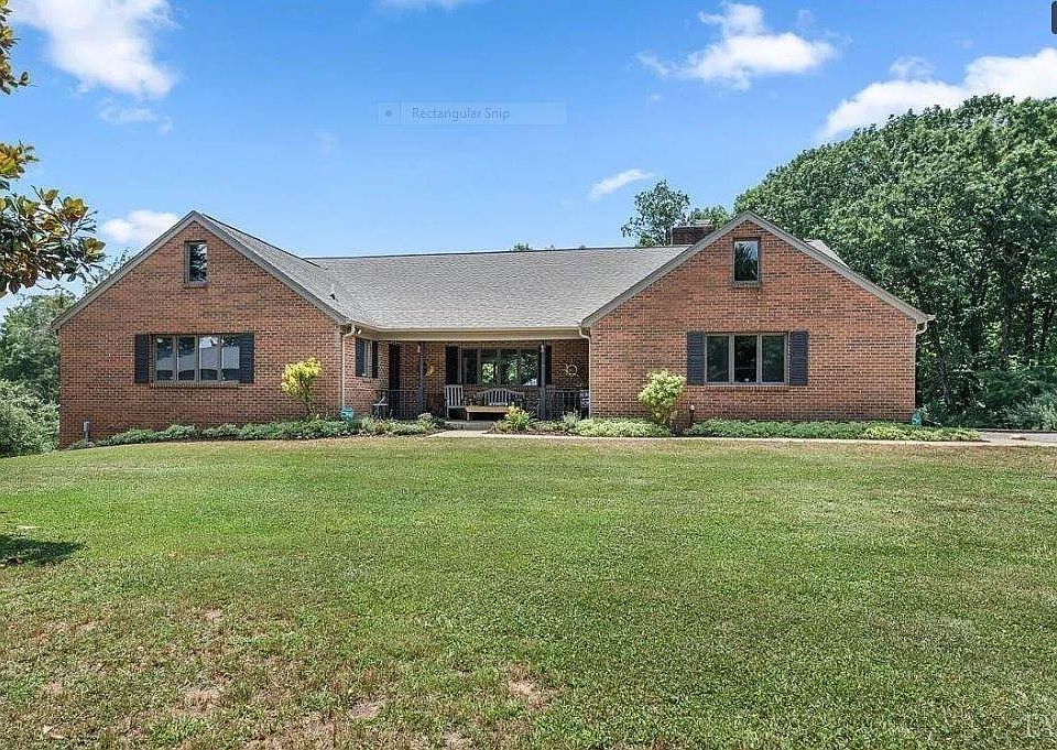 1st image of 108 Foxwood Dr