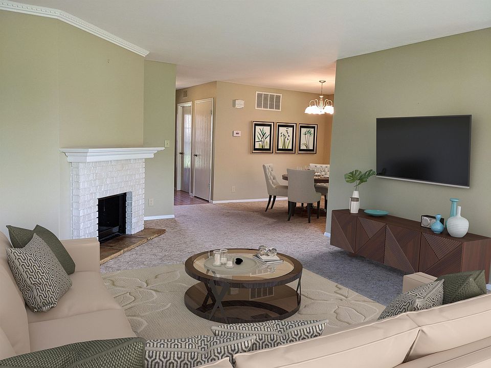 1801 S Yellow Creek Ct, Freeport, IL 61032 Zillow