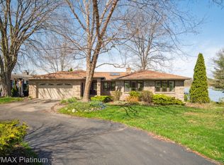 2765 Earl Lake Rd, Howell, MI 48843