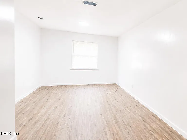 4727 Southern Pacific Dr — Photo 3