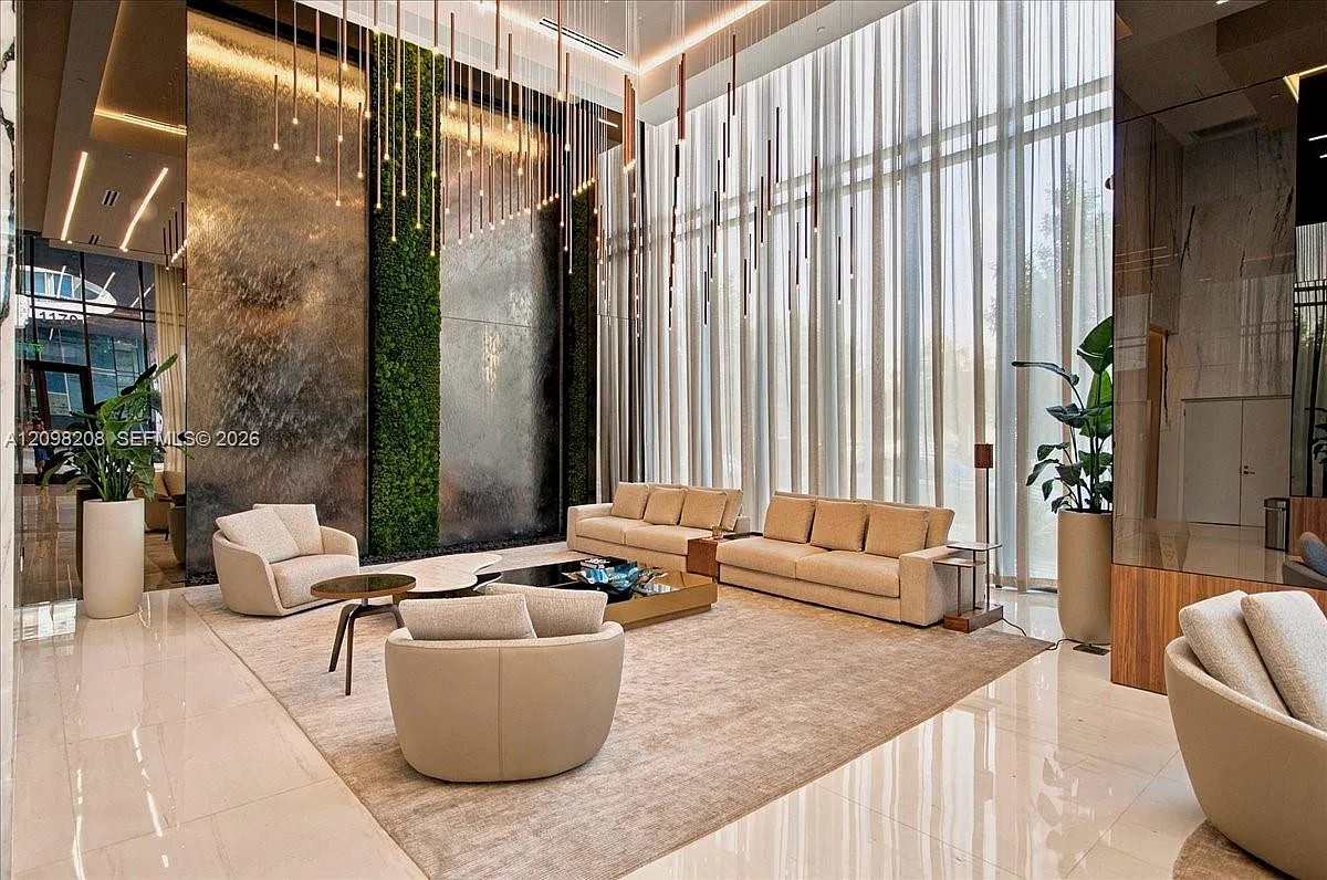 Oasis West — Photo 1
