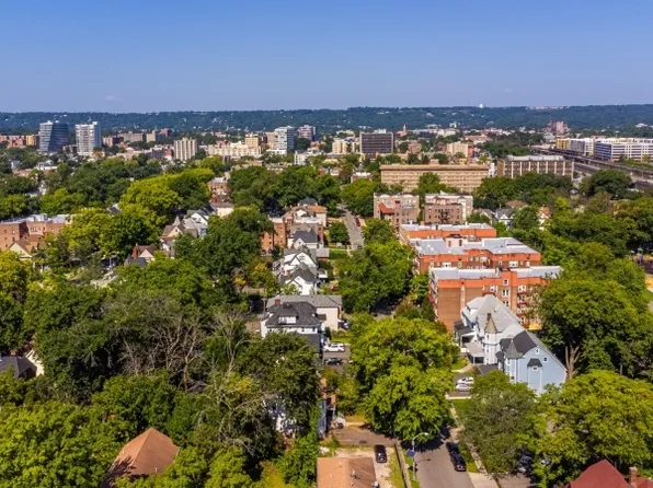 15 Lenox Ave, East Orange City, NJ 07018