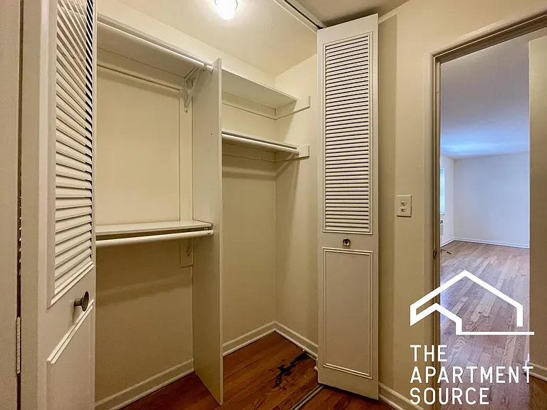 6006 N Kenmore Ave #205 — Photo 4