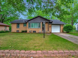 1935 SW Burnett Rd, Topeka, KS 66604