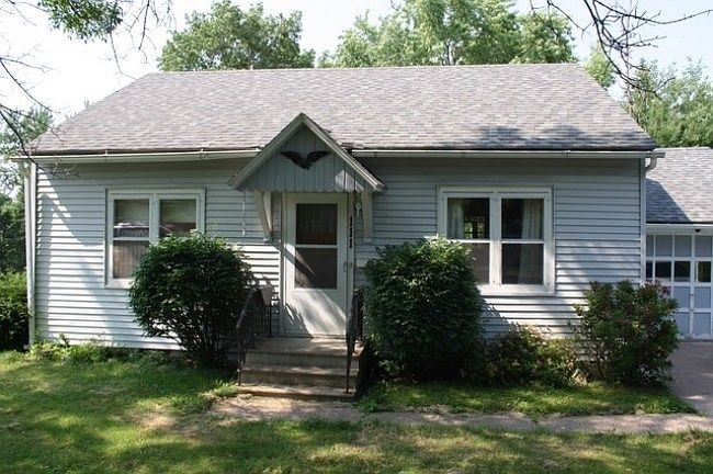 1st image of 111 W 1st St