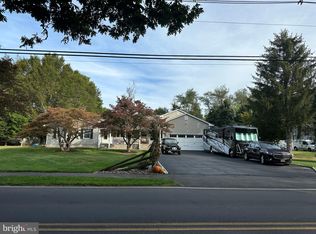 264 Edgebrook Rd, Robbinsville, NJ 08691