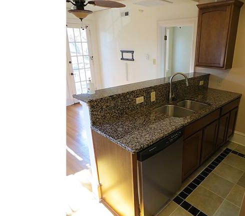 5th image of 3410 Monument Ave #U301