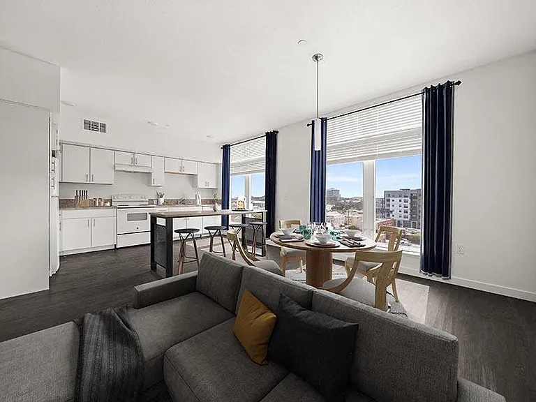 Grand & Linden Family Apartments — Photo 1