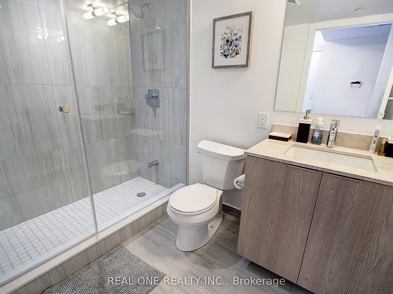 955 Bay St #2313 — Photo 4