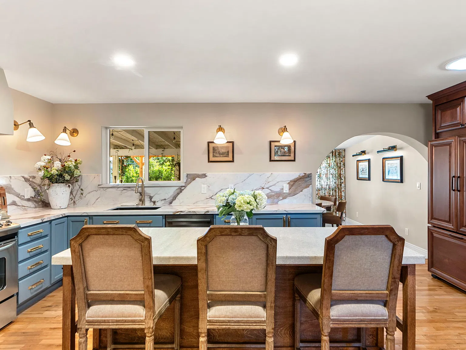 2 bed, 2.5 bath, 1200 sqft, $3,500 — Photo 3