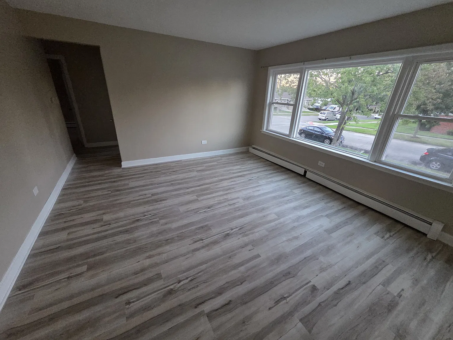 569 N Valerie Ln — Photo 4