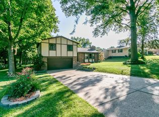 527 Fee Fee Hills Dr, Hazelwood, MO