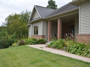 W2807 Kloss Rd, La Crosse, WI 54601