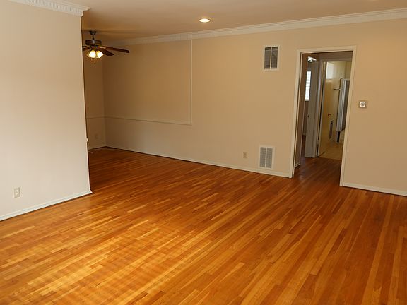 4th image of 1128 Glenville Dr APT 6