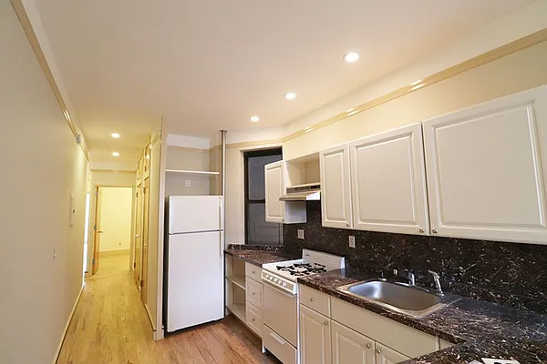 Rented by Nest Seekers International | media 12