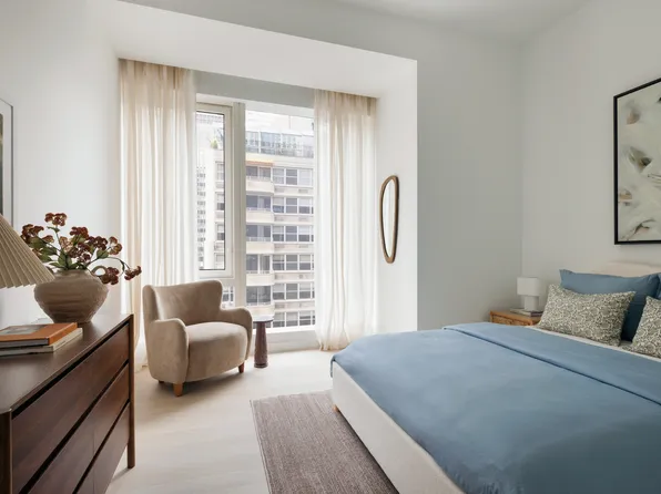 138 East 50th Street image 8 of 13