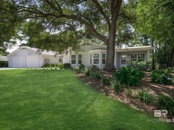 2769 Manuel Dr, Lillian, AL 36549