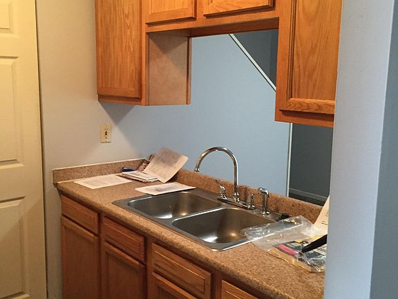 3rd image of 109 Forest Ln