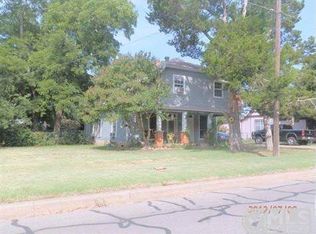 1009 N Robinson St, Cleburne, TX 76031