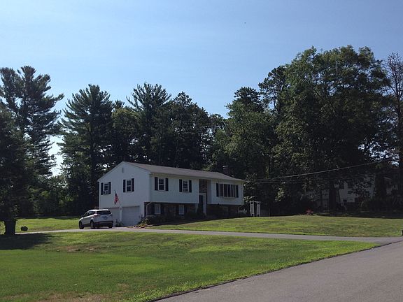 4th image of 21 Tracy Beth Dr