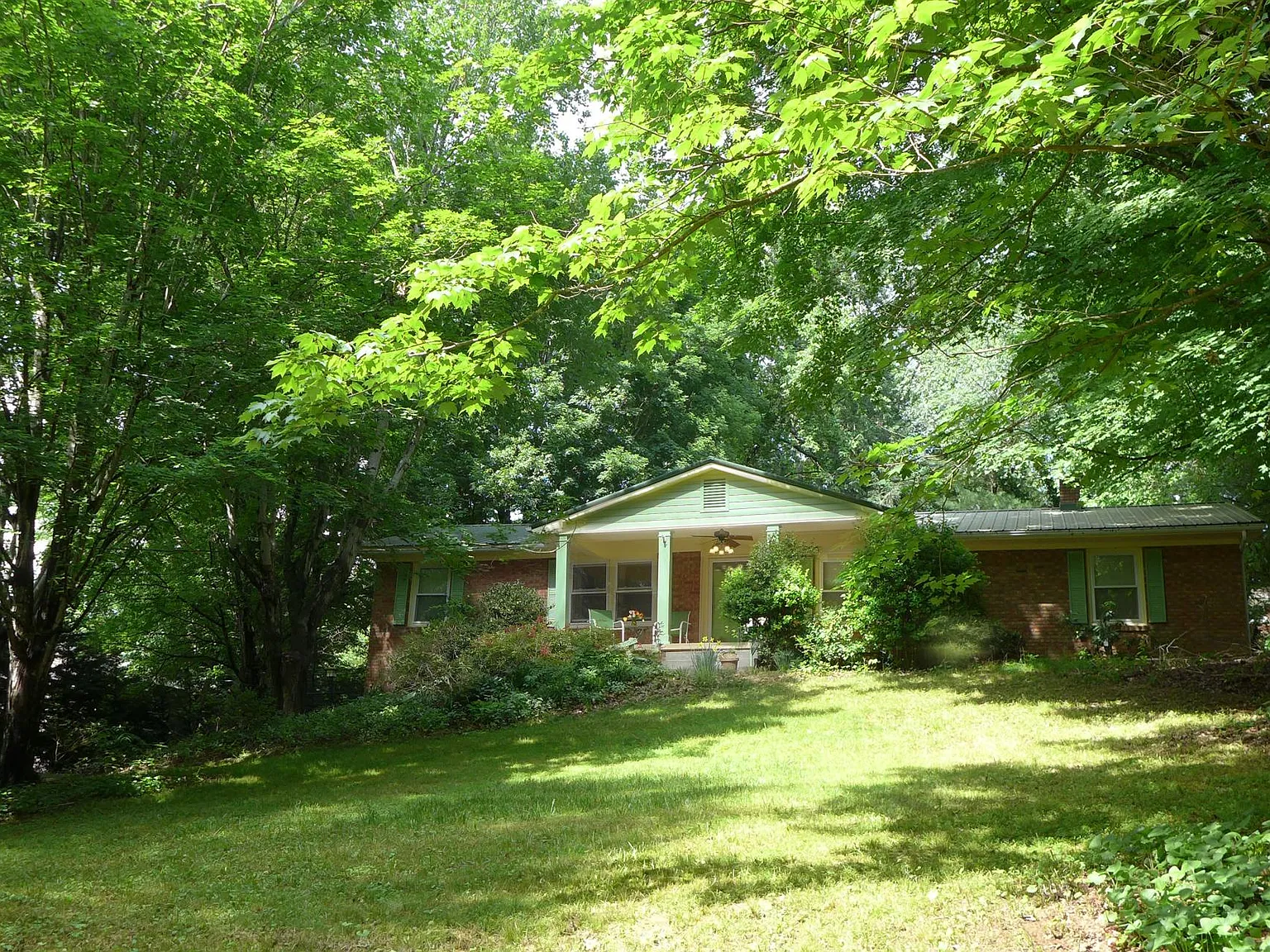 41 Fieldcrest Cir — Photo 2