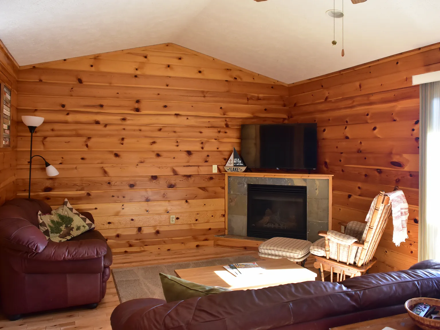 3 bed, 750 sqft, $1,200 — Photo 4