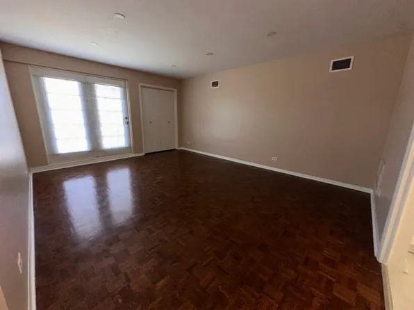 8701 S Mozart Ave APT 3, Evergreen Park, IL 60805