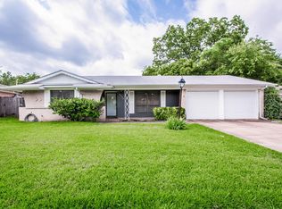 2930 Esterbrook Dr, Farmers Branch, TX 75234