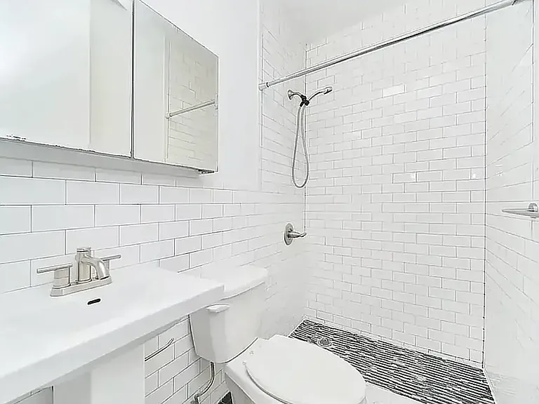 157 Suffolk St #205 — Photo 5