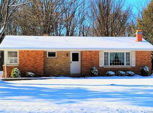 5574 Scherff Rd, Orchard park, NY 14127