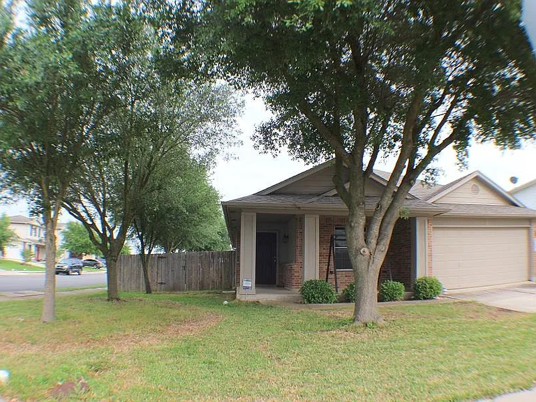 12321 Kilmartin Ln — Photo 1
