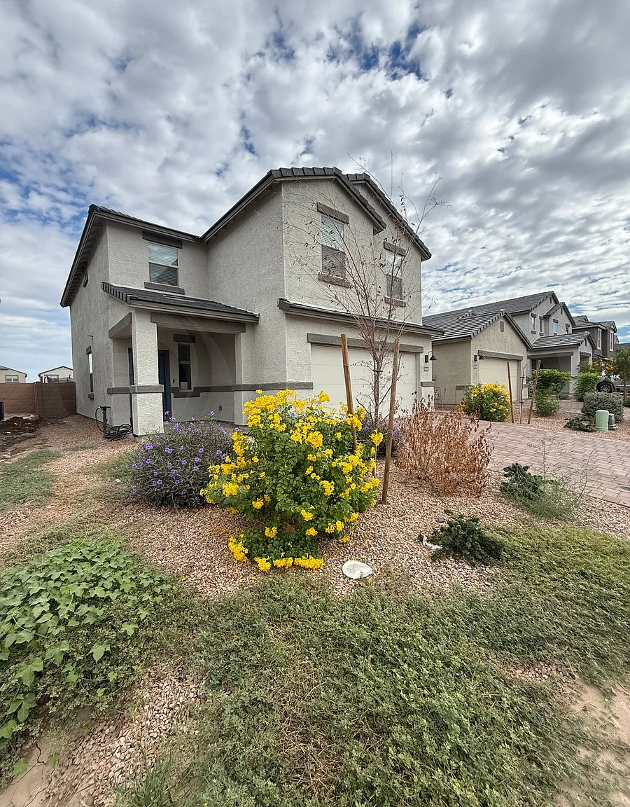4 bed, 3.0 bath, 2227 sqft, $2,200 — Photo 3