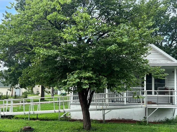 732 26th Pl, Granite City, IL 62040