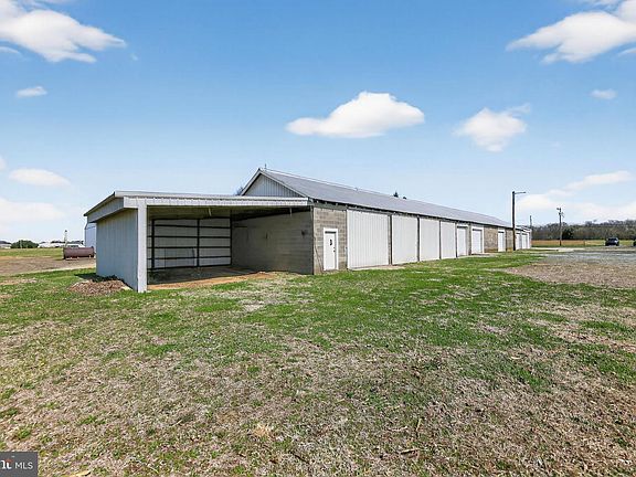 4th image of 305 Wolfert Station Rd