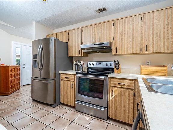 5th image of 1622 Bobolink Ln