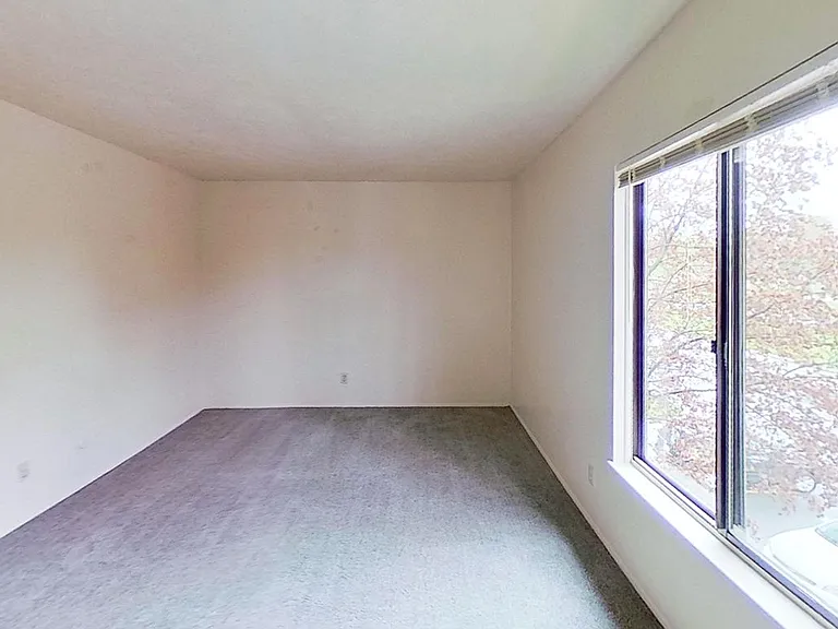 Briarwood Apartments — Photo 15