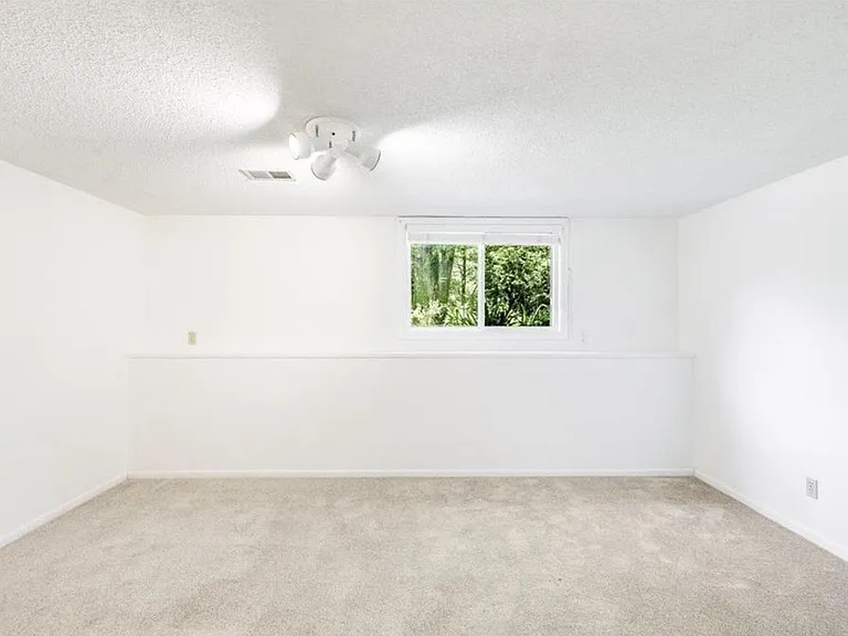 801 Corens Dr — Photo 29