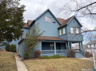 2 E Franklin St #1, Danbury, CT 06810