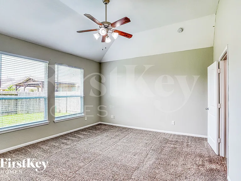 4810 Bay Vista Dr — Photo 10