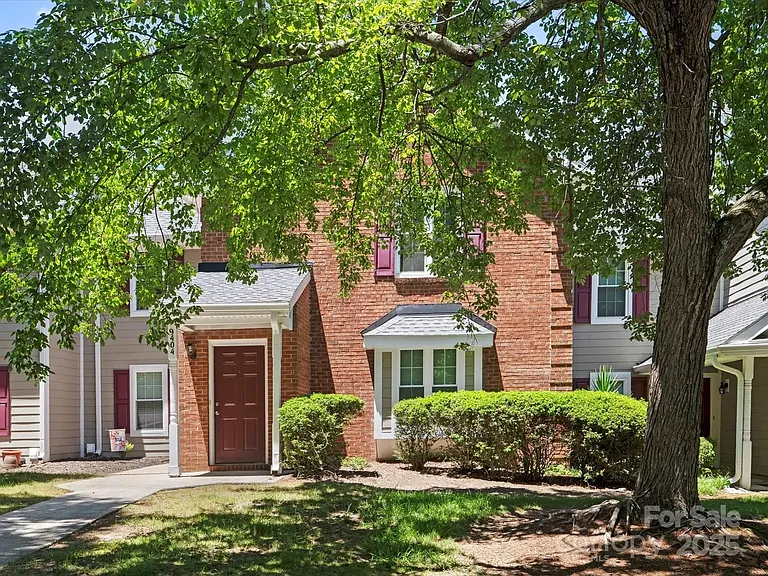 9404 S Vicksburg Park Ct — Photo 1