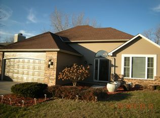 6440 11th St N, Oakdale, MN 55128