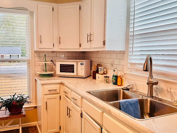 4th image of 396 Byrd St