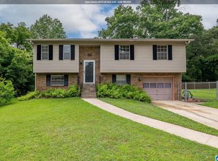 202 Gardenview Ln, Gardendale, AL 35071