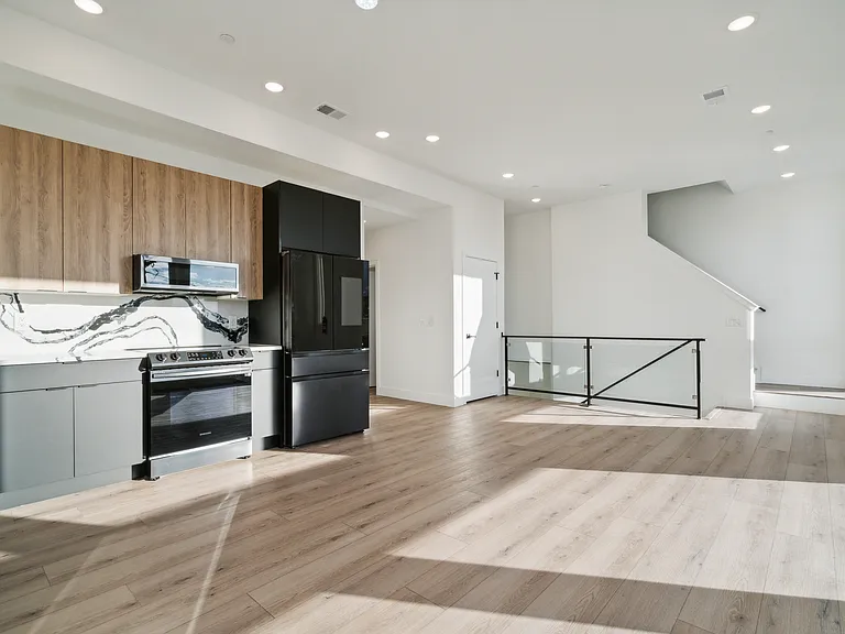 1621 Point Breeze Ave #4 — Photo 7