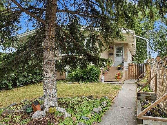 2nd image of 1212 SE Rosehill Dr NW