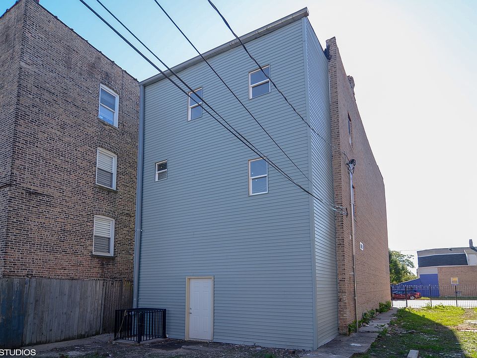 2nd image of 4052 W Division St